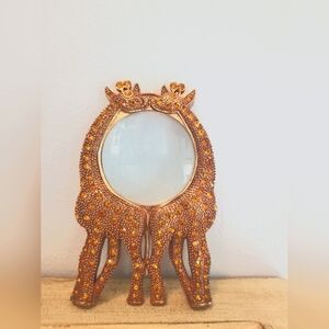 Bombay crystals magnifying glass/paperweight kissing giraffe's